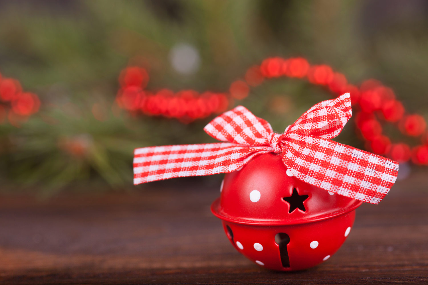 close-up-christmas-decoration-table